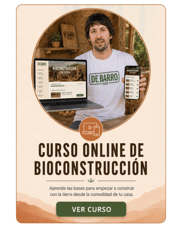 Placa del curso online de bioconstrucción, con Chalo Parma y una computadora portátil